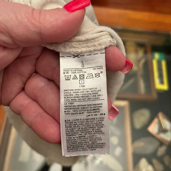 Old Navy Tan Shorts Large With Pockets - Picture 6 of 6